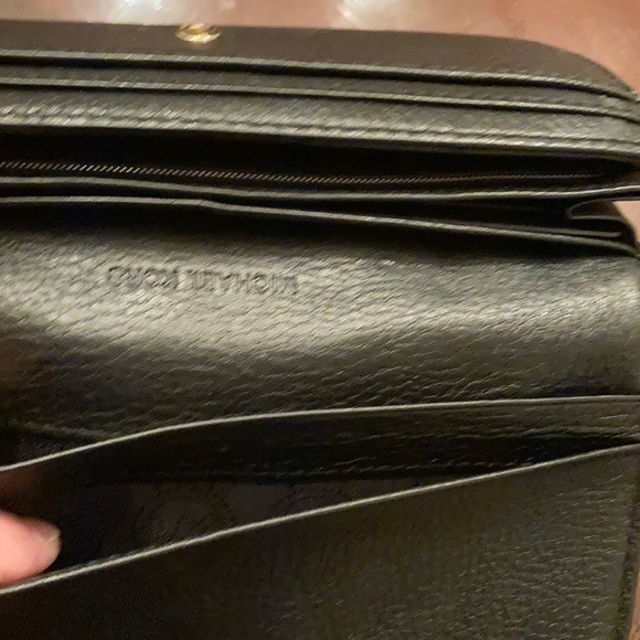 Michael Kors wallet - Picture 4 of 5
